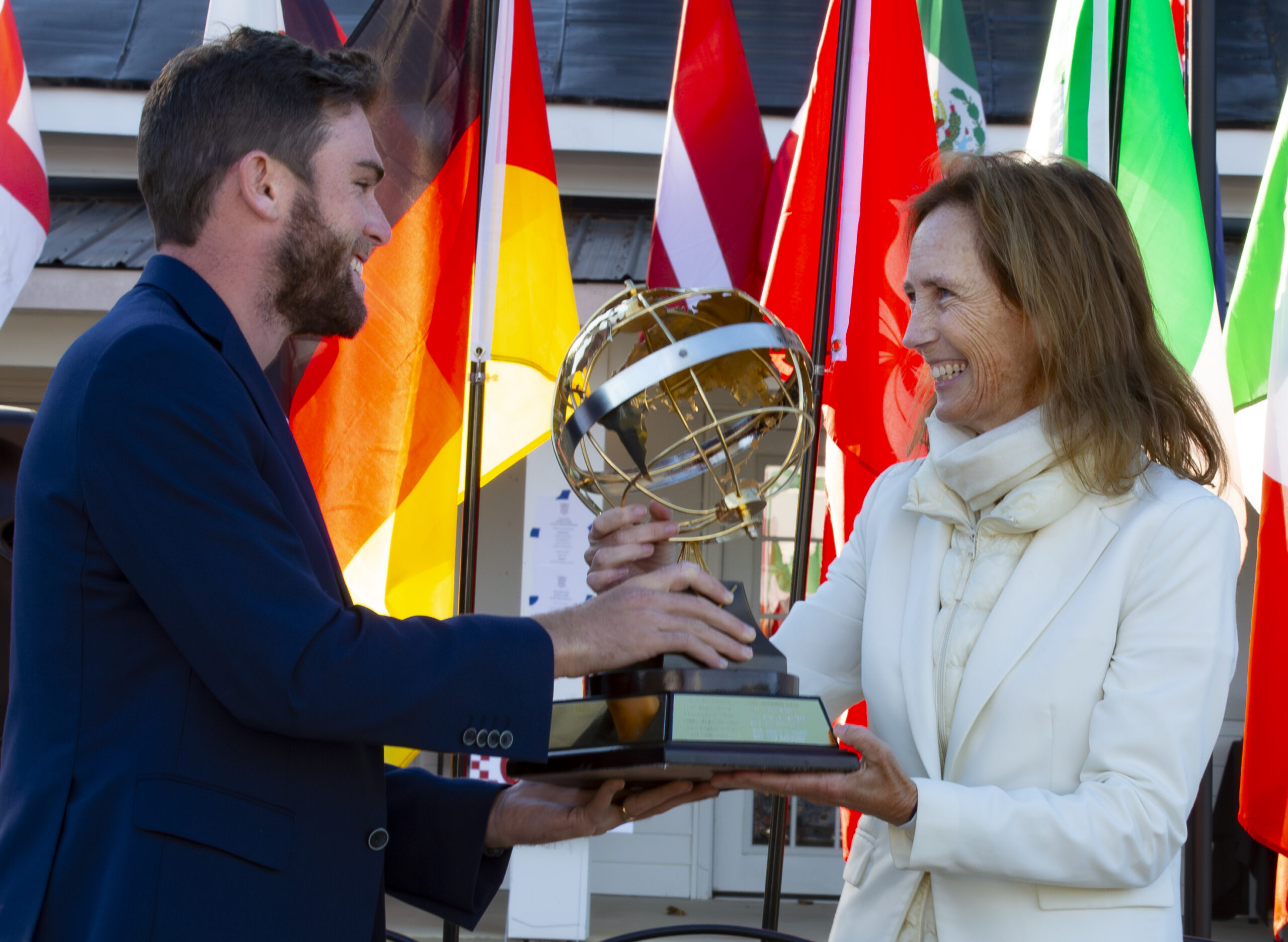 Matthew Essick 2022 World Champion returns trophy to WCF